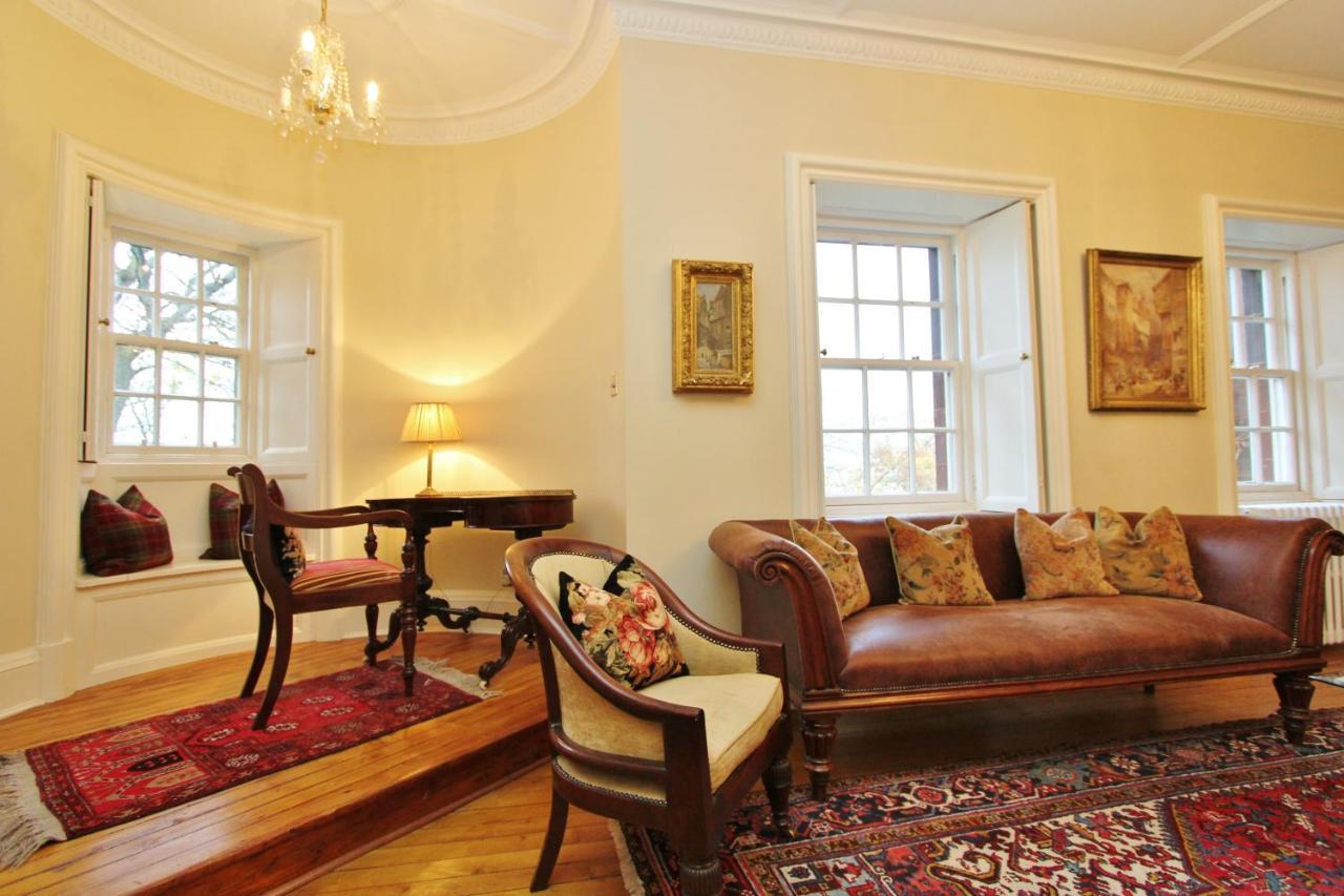 Ramsay Garden - Spacious 3-Bedroom Apartment Next To Edinburgh Castle Esterno foto
