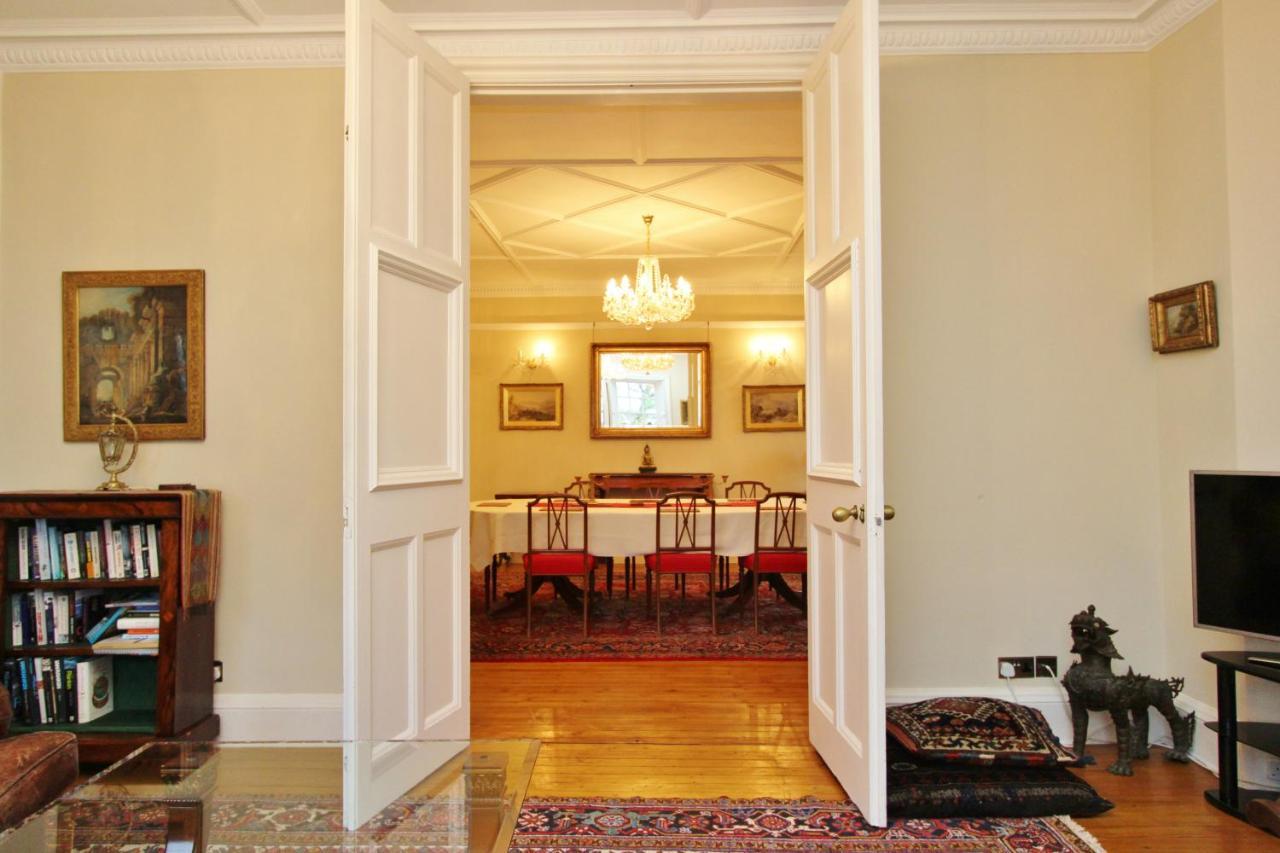 Ramsay Garden - Spacious 3-Bedroom Apartment Next To Edinburgh Castle Esterno foto