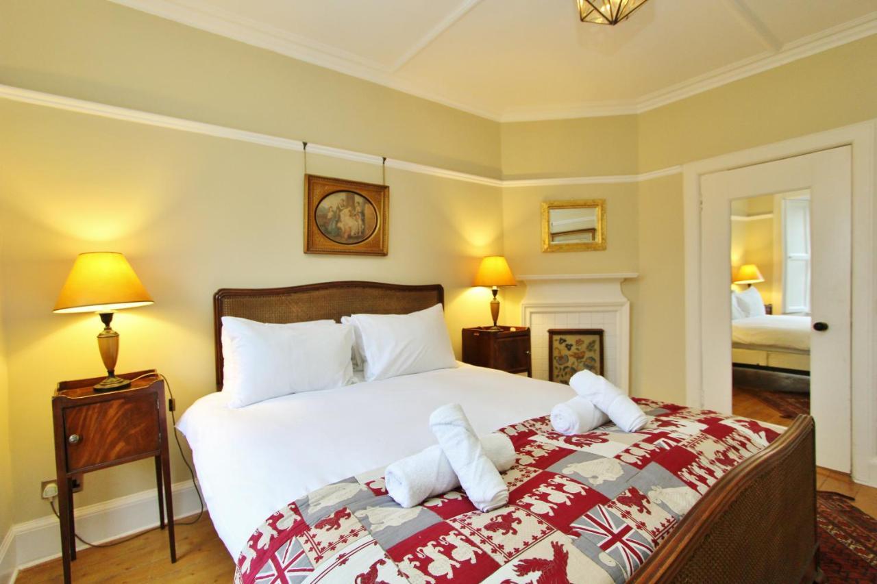 Ramsay Garden - Spacious 3-Bedroom Apartment Next To Edinburgh Castle Esterno foto