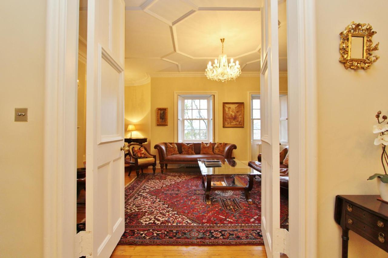 Ramsay Garden - Spacious 3-Bedroom Apartment Next To Edinburgh Castle Esterno foto