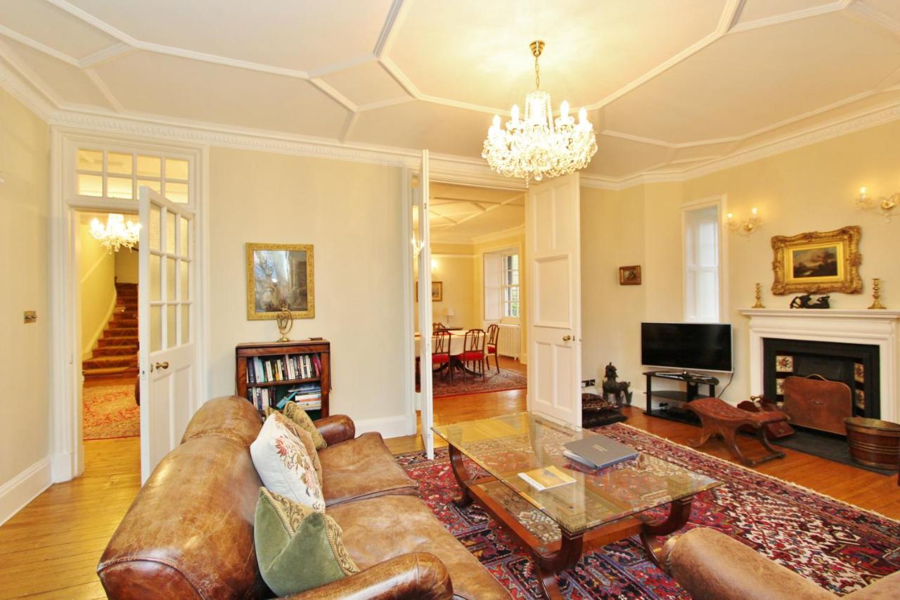 Ramsay Garden - Spacious 3-Bedroom Apartment Next To Edinburgh Castle Esterno foto