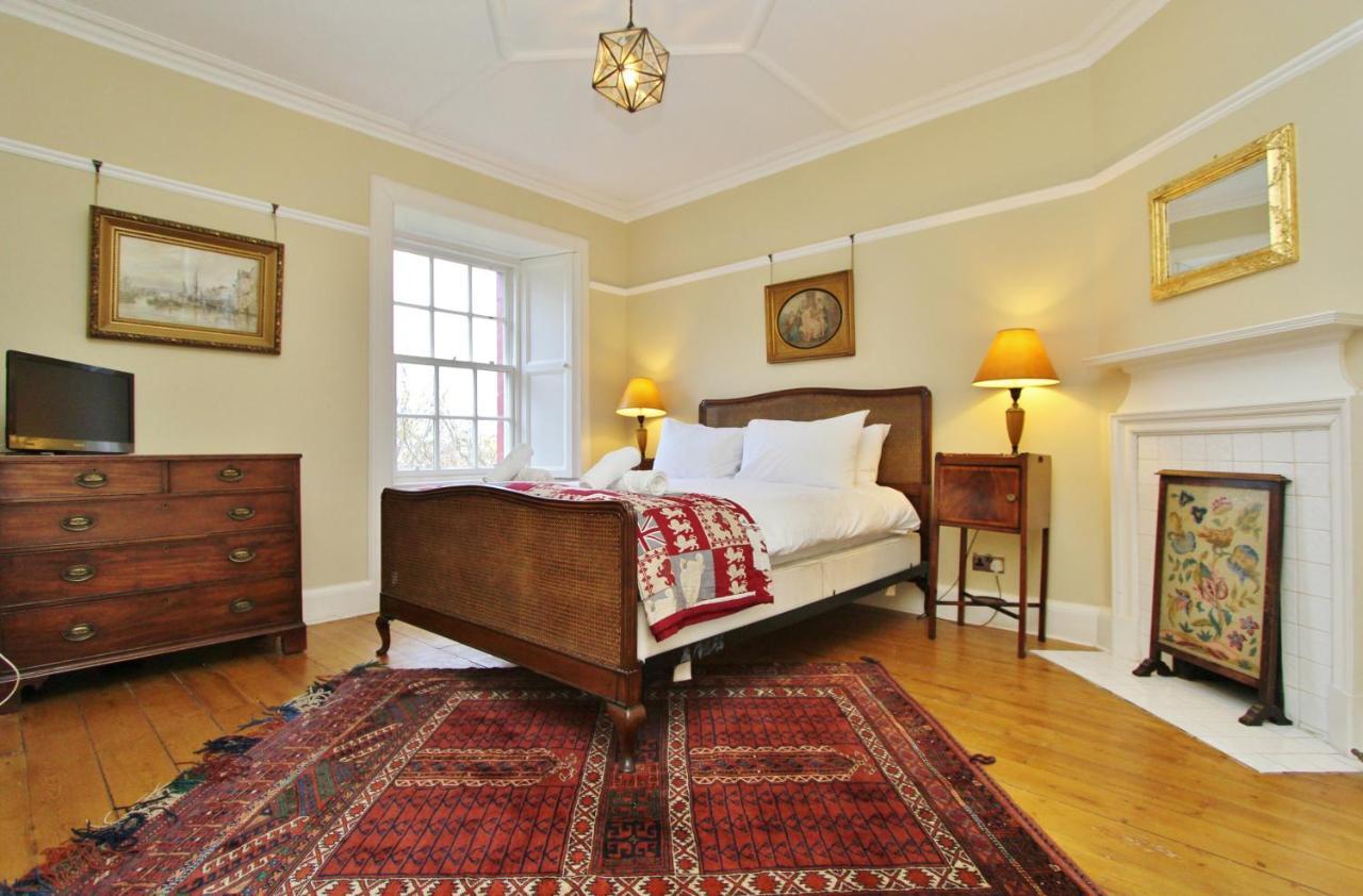 Ramsay Garden - Spacious 3-Bedroom Apartment Next To Edinburgh Castle Esterno foto