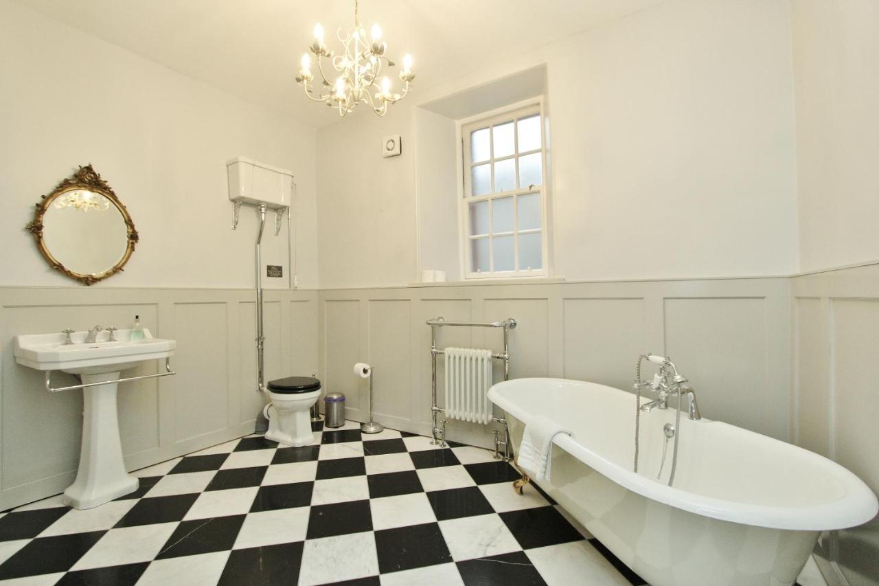 Ramsay Garden - Spacious 3-Bedroom Apartment Next To Edinburgh Castle Esterno foto