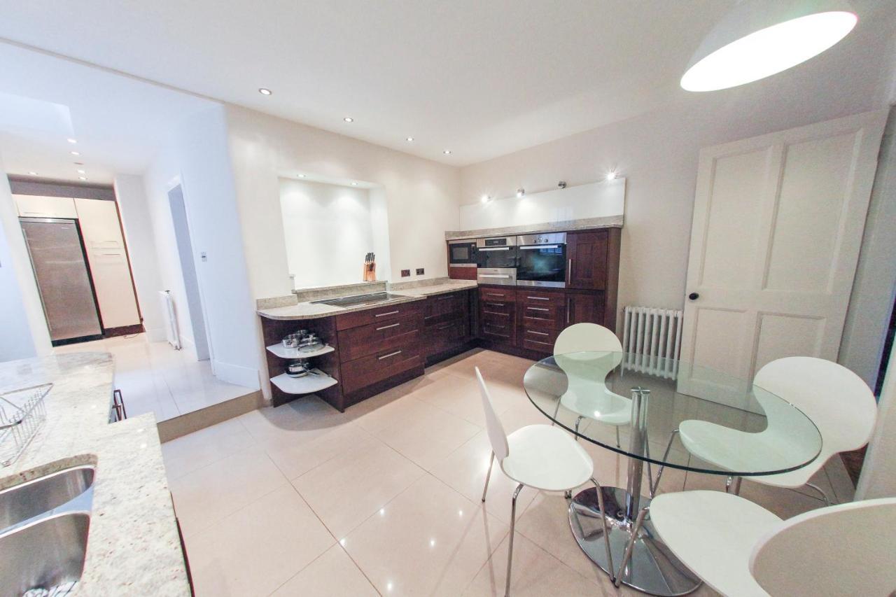 Ramsay Garden - Spacious 3-Bedroom Apartment Next To Edinburgh Castle Esterno foto